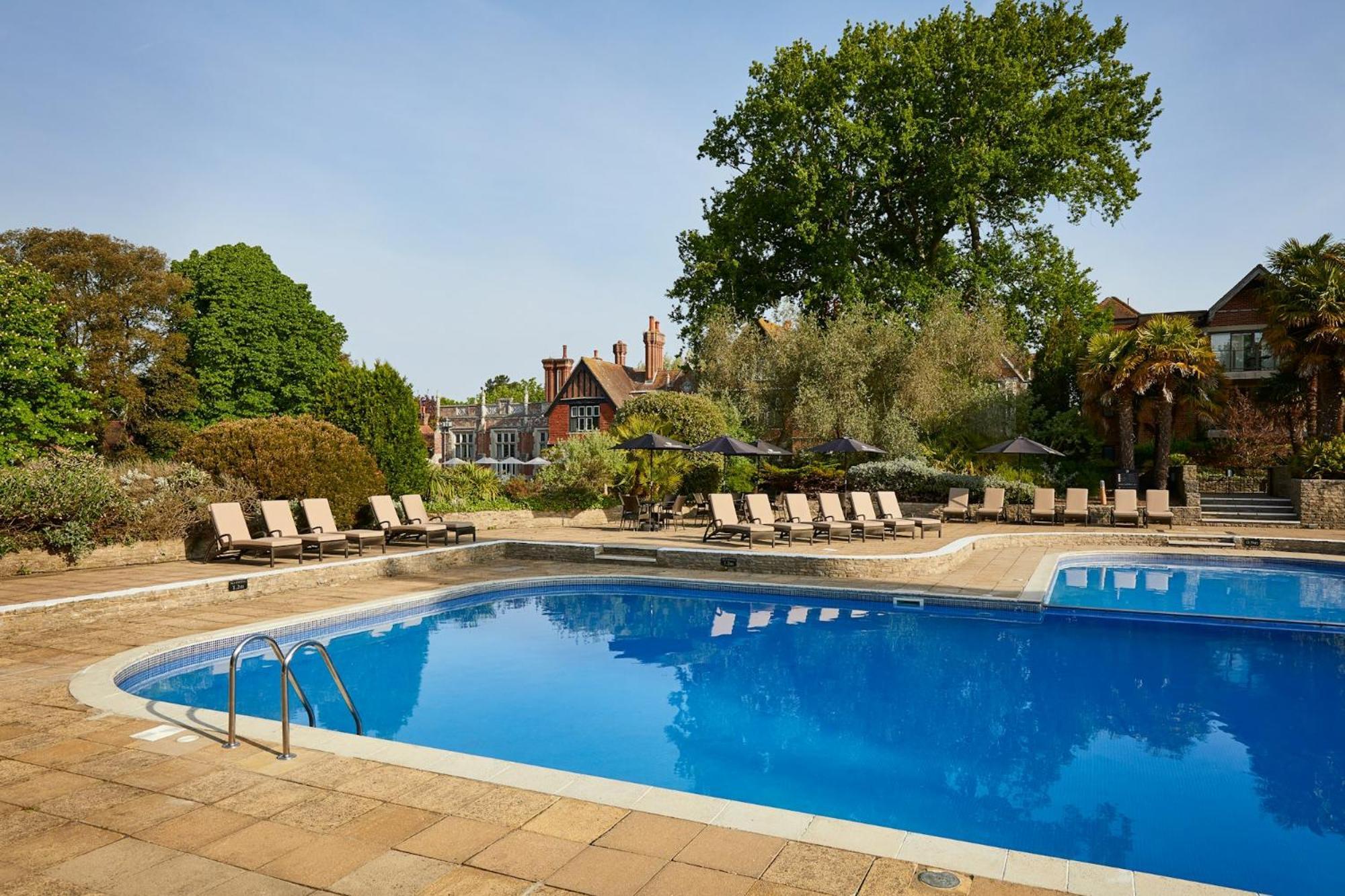 Macdonald Elmers Court Hotel Lymington Exterior photo