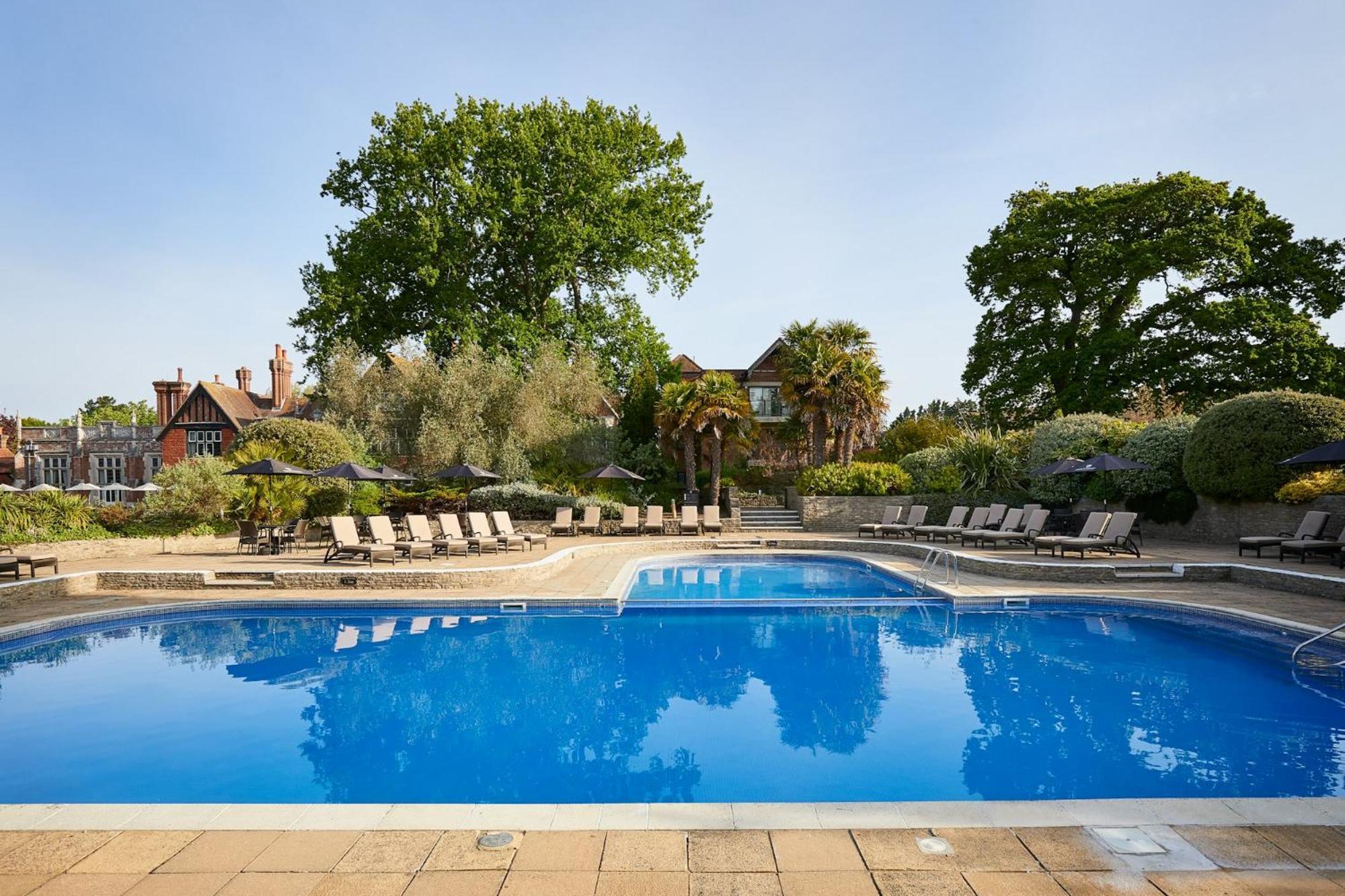 Macdonald Elmers Court Hotel Lymington Exterior photo